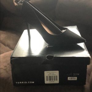 Torrid Black Pointed Toe Pumps